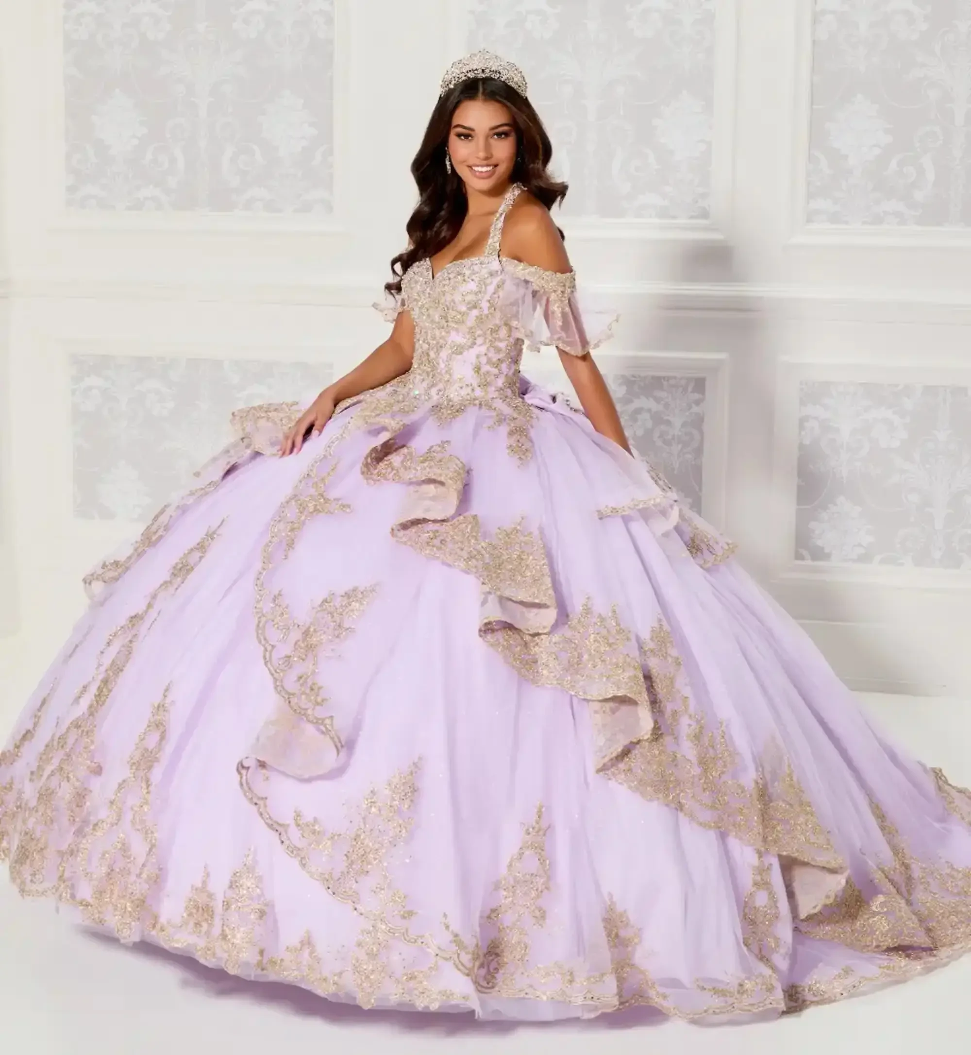 Cómo Lucir un Vestido de Quinceañera Metálico en 2025