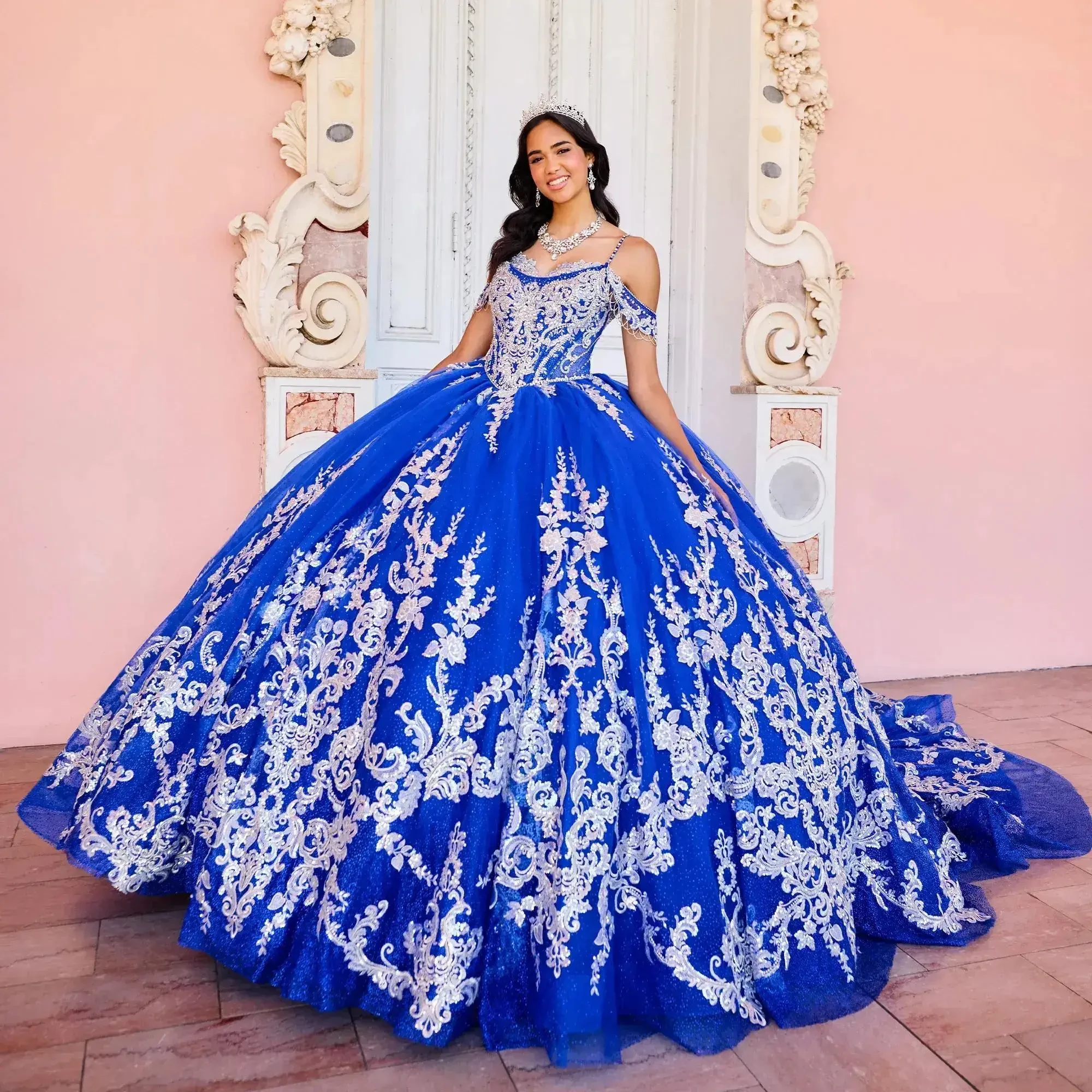 El simbolismo en el color de un vestido de quince - Cómo elegir el tono adecuado para la celebración