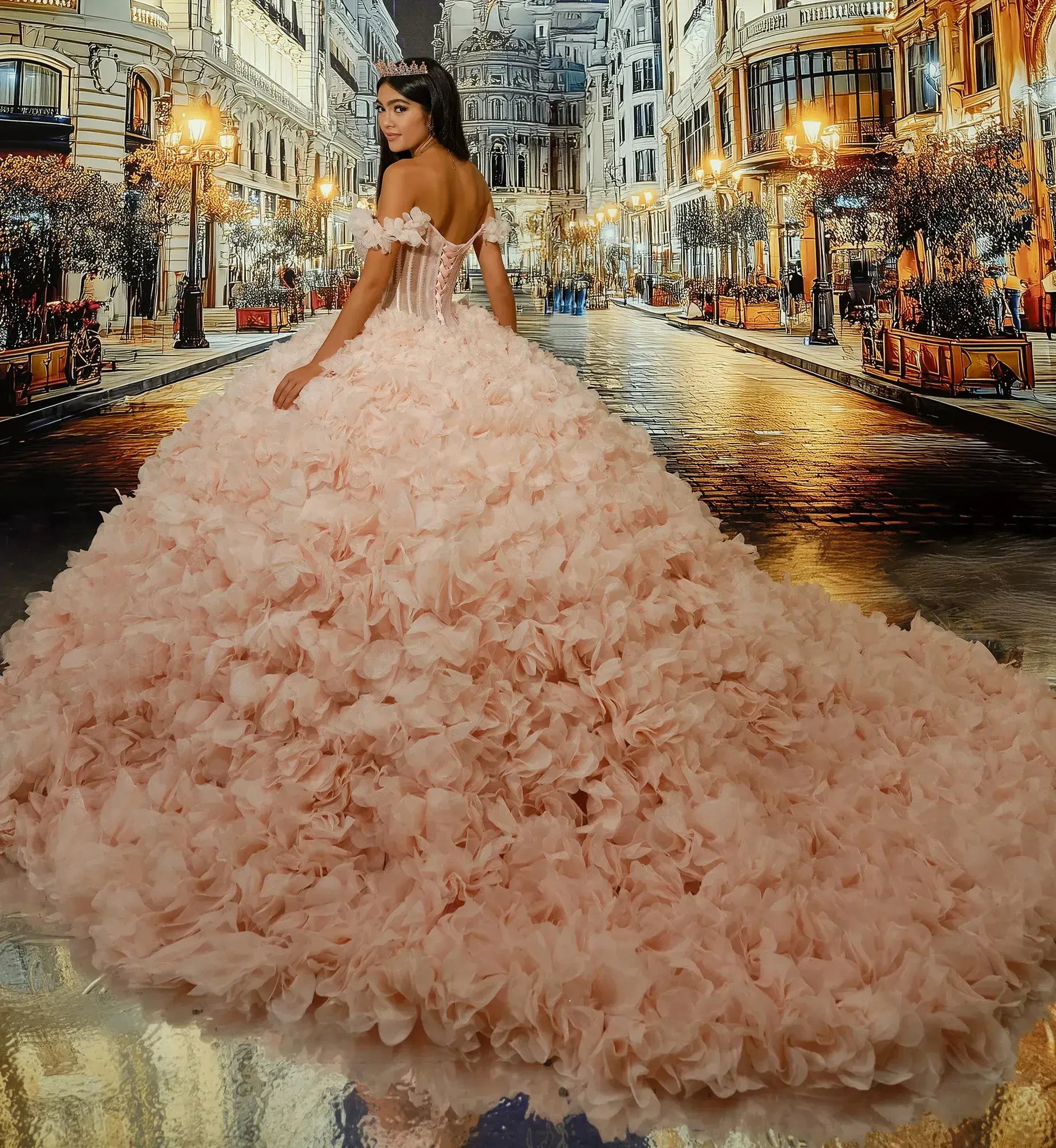 Una mujer con un voluminoso vestido de gala rosa se yergue en una calle adoquinada con edificios ornamentados. La escena es elegante y rom&aacute;ntica, con c&aacute;lidas farolas.